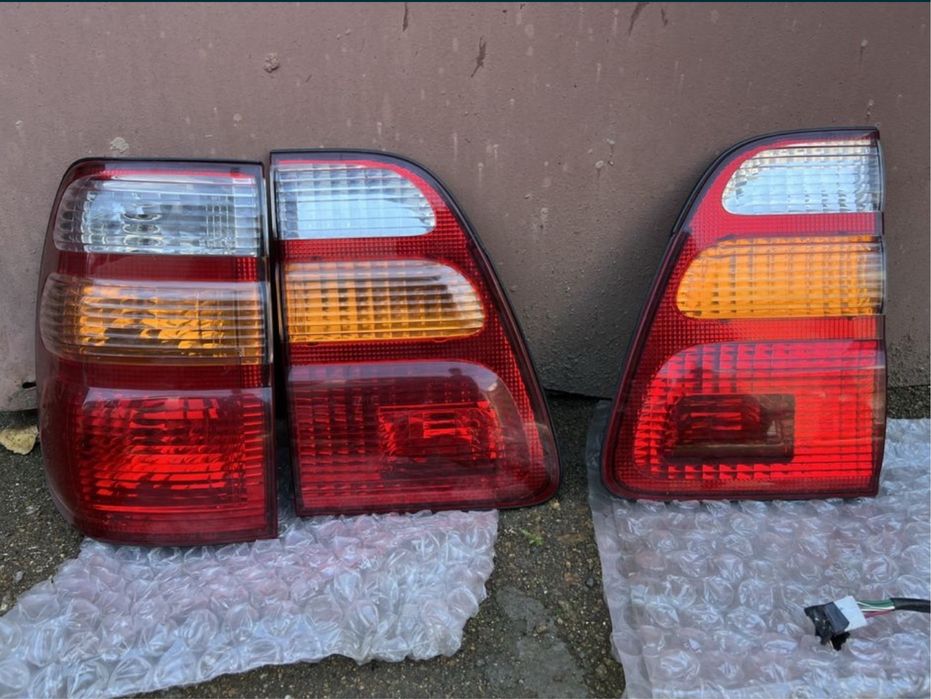Задние фонари Toyota LC100
