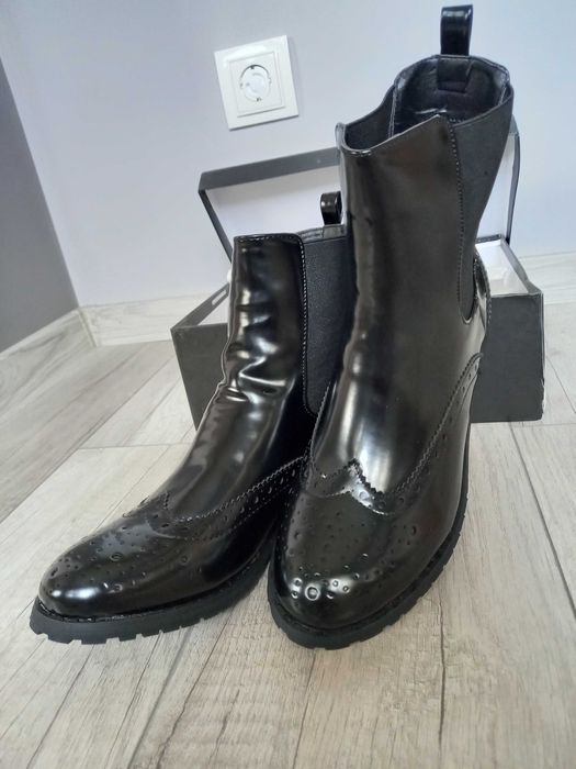 Дамски боти, черен лак, номер 39