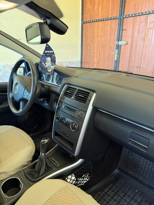 Vând Mercedes B class  CDI din 2009,motor 1900 ,diesel
