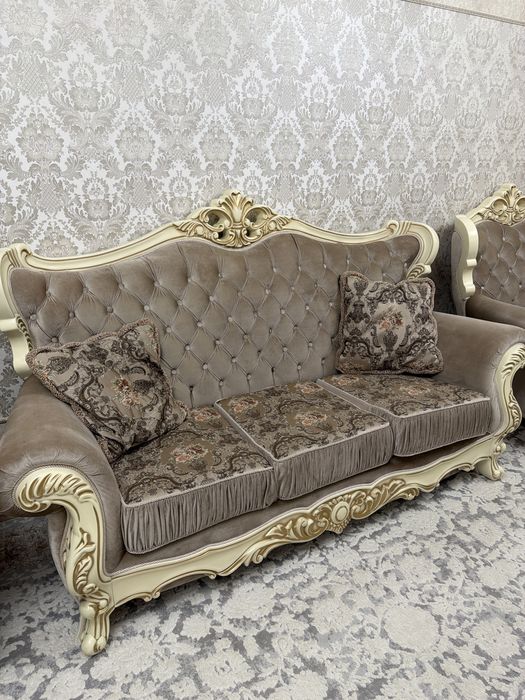 Продам диван и два кресла