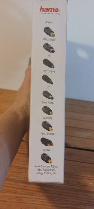 Încărcător universal leptop