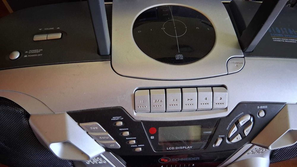 Radiocasetofon stereo cu CD Schneider