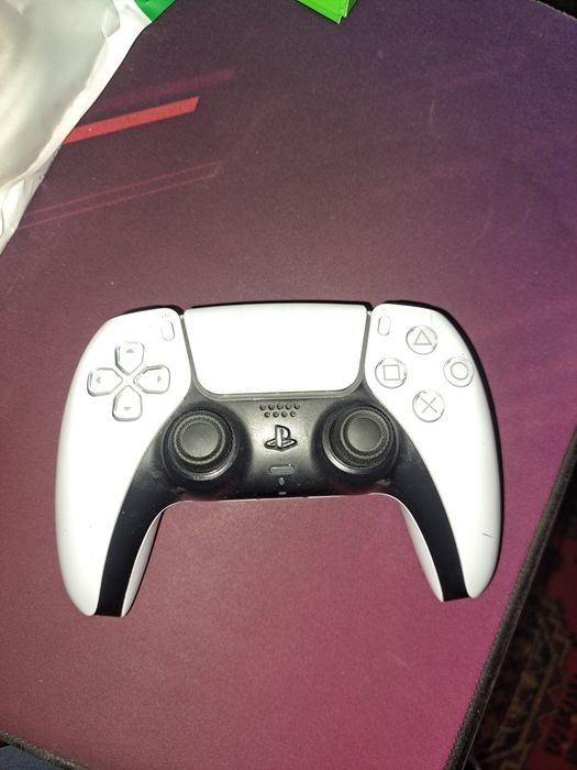 Продам оригинальный геймпад DualSense для PlayStation 5