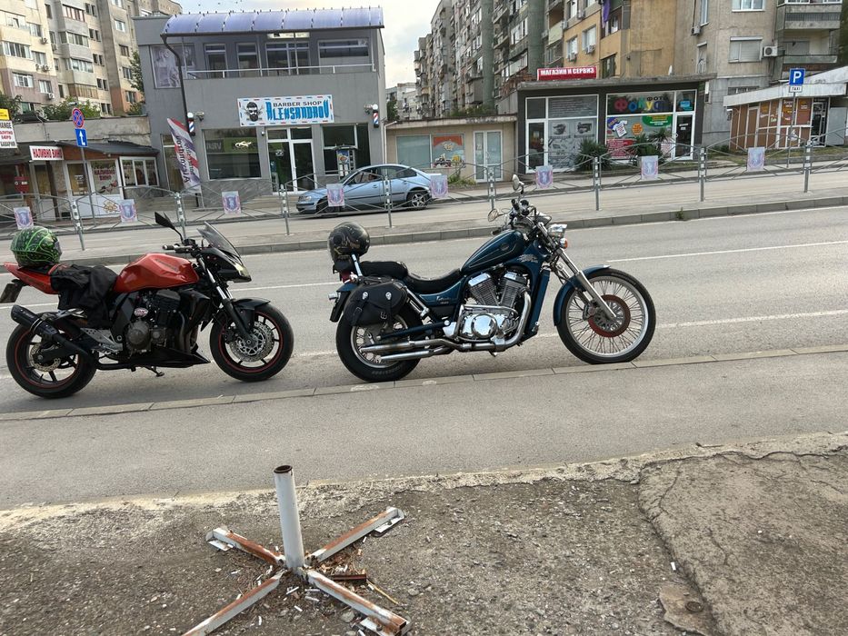 Suzuki intruder VS800