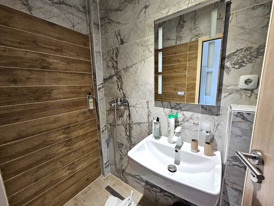 ЗА ПРОДАЖБА ХОТЕЛ 215 кв.м. на плажа RACHONIUS THASOU (код 4689)