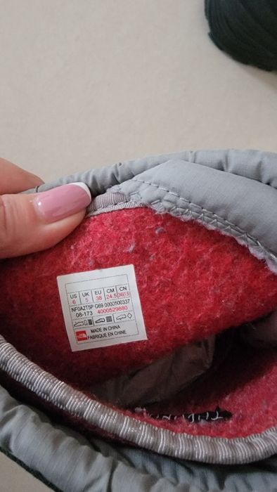 Vând ghete North Face