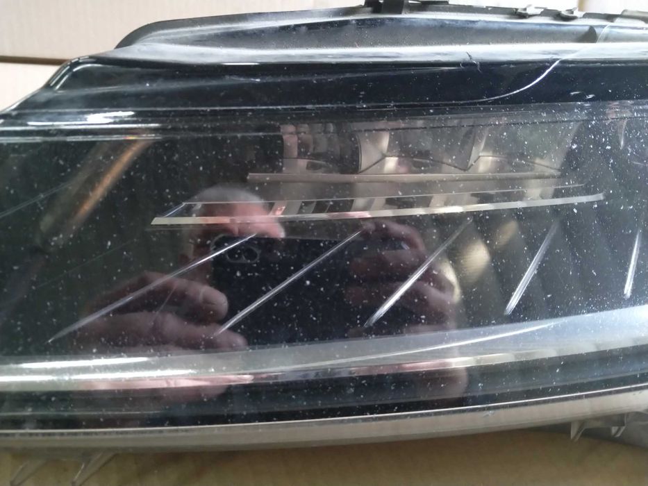 Фар ляв за Skoda Superb 3V