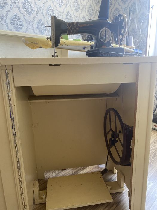 Швейная машинка и оверлог СРОЧНО!