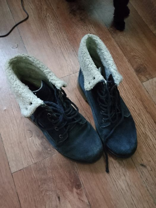 Продаю зимние ботинки