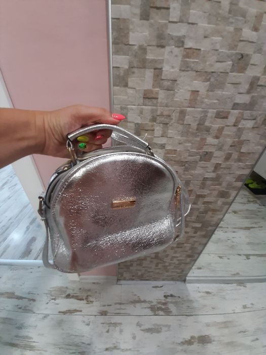 Сребриста чанта малка и раница