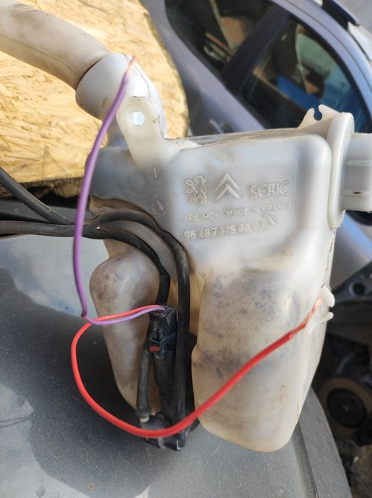 Казанче течност чистачки за Пежо-207