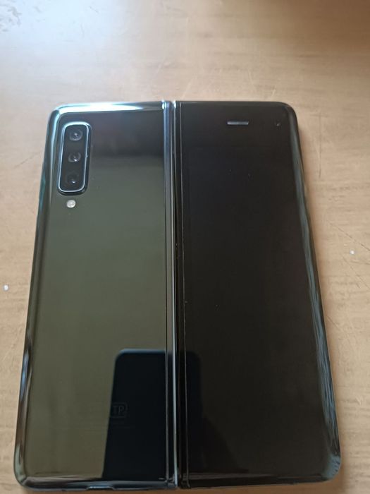 Продам смартфон SAMSUNG FOLD 1