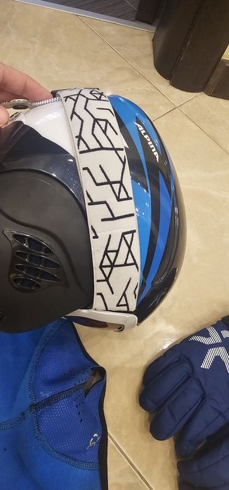 Ски каска +очила