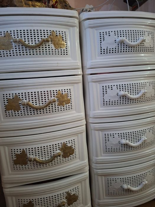 Тумбочка со шкафчиками