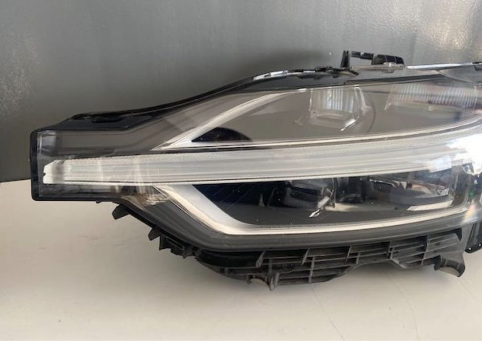 Vand far stanga Full Led volvo XC 60