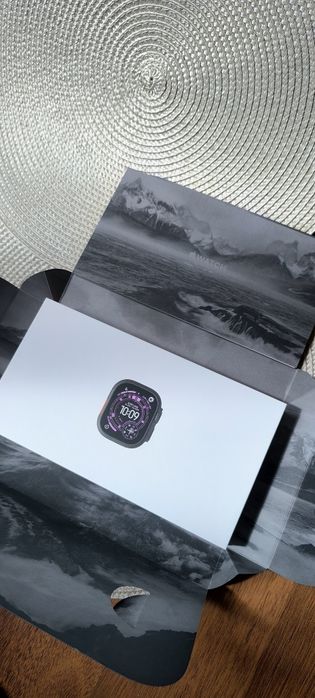 Продавам ЧИСТО НОВ, НЕОТВАРЯН смарт часовник Apple Watch 3 (Black Titanium) 49mm Black Ti Black Ocean Band – ИДЕАЛЕН ПОДАРЪК!