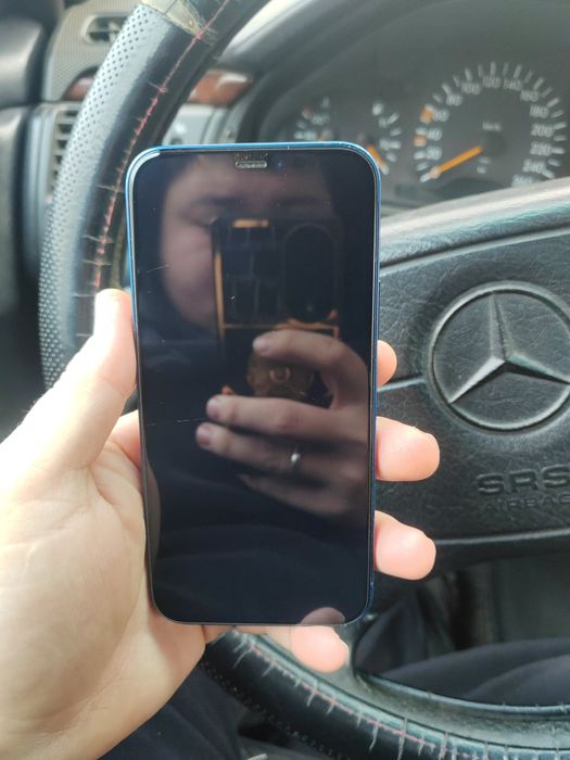 продам Айфон 12 128гб