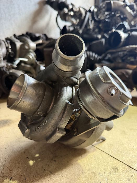 Turbo / Turbina Renault / Nissan 2.0 Diesel M9R : H8200638766 / H8200347344