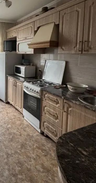 Продам кухонный гарнитур и газ