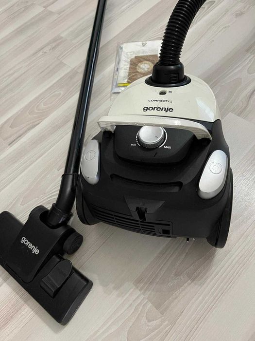 Aspirator cu sac GORENJE Compact XS VCEA11CXWII, 750W, 78dB -140 lei