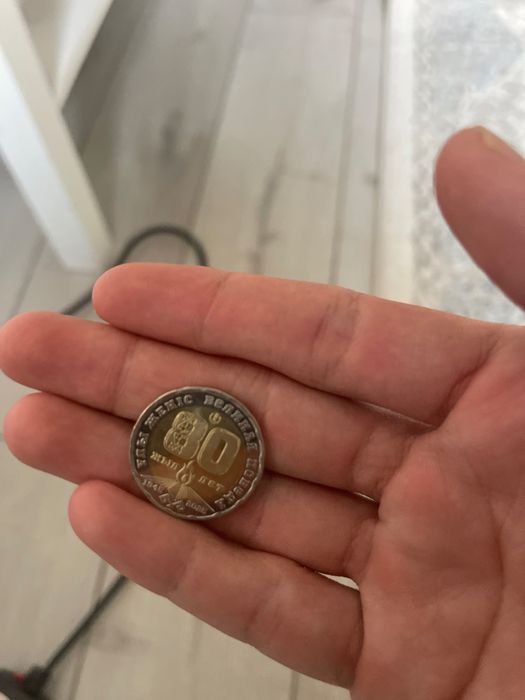 монета сувенир 200 тенге