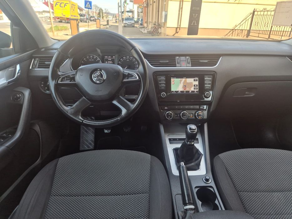 Skoda Octavia model 2015 mot 1.6 TDI 110 cp Euro 5