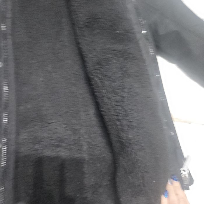 Детска парка в черно