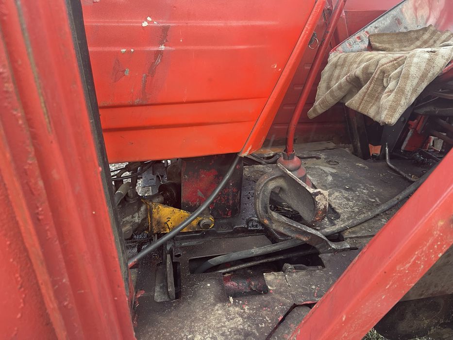 Vind tractor 651 in stare foarte buna in fata sa bagat tot nou detali