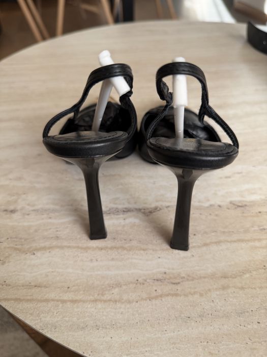 Yves Saint Laurent токчета