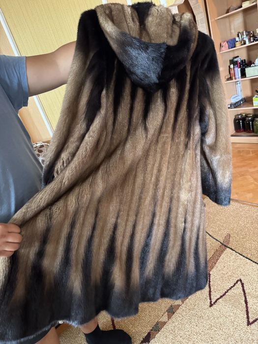 Продам норковую шубу