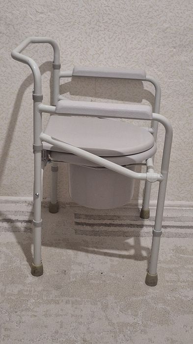 Санитарный стул туалет