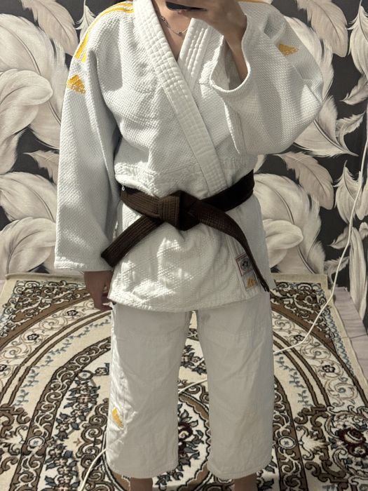 продам кимоно adidas чемпион 2