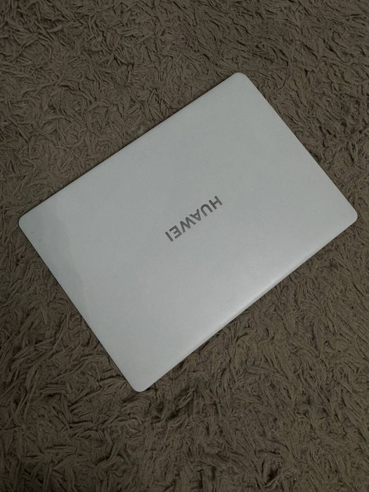 Продаю Huawei MateBook X Pro 2024.