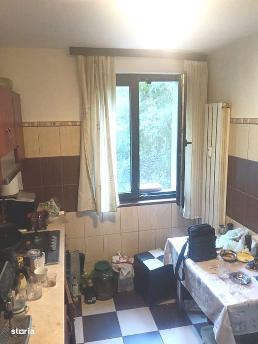 Apartament 3 camere - Etaj 1-63 mp-  2 Bai -12 minute de  Metrou Costi