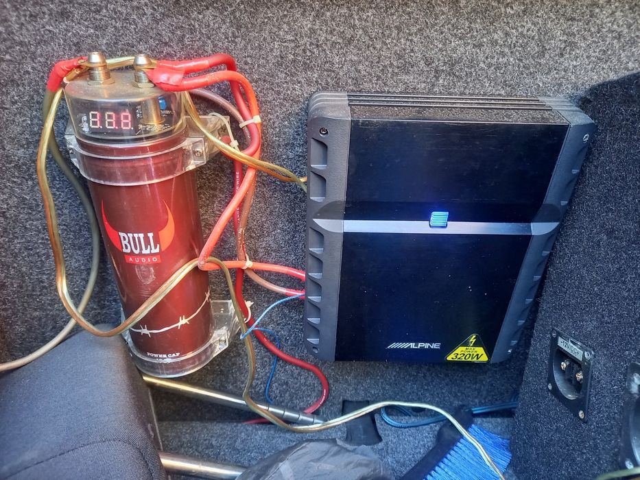 Sistem audio auto Alpine Bass, Casetofon, Statie