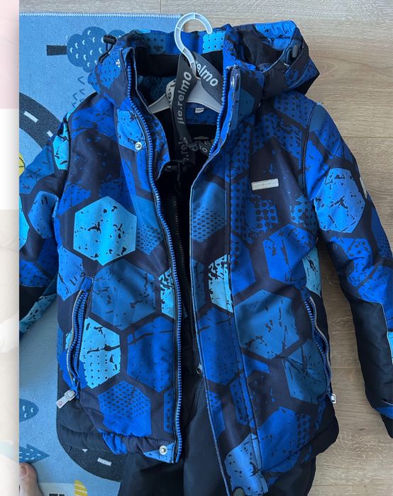 Продам зимний комбинезон и куртку