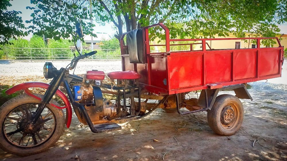 Mototsikl sotiladi, holati yaxshi