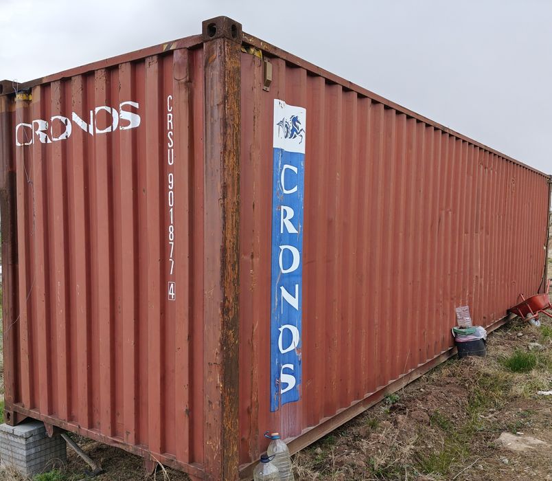 Doua containere maritime 12 x 2,4 x 2,9 m