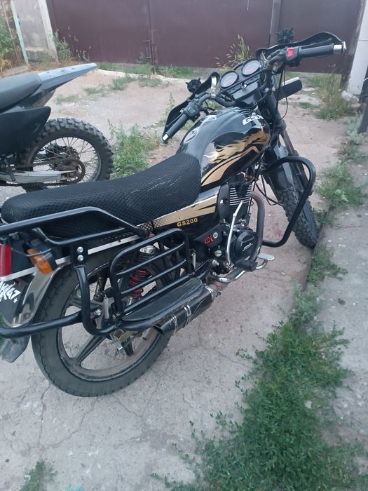 Продам мотоцикл гсх 200
