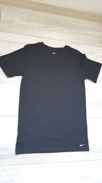 Черна детска унисекс тениска Nike за ръст 147-163 см или 11 - 13 год.