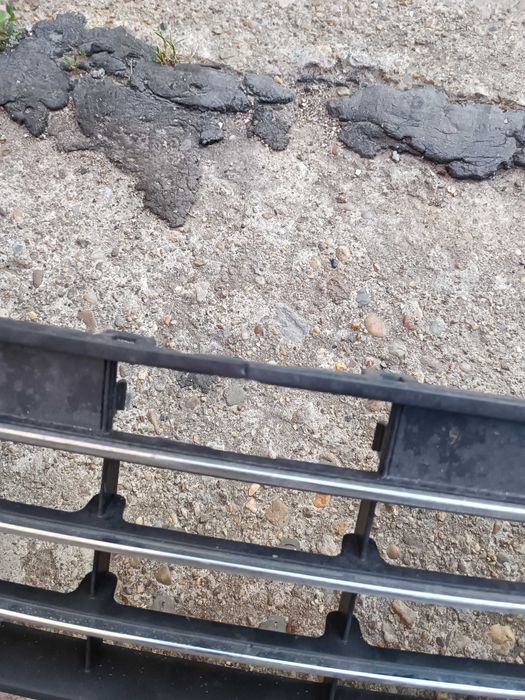 решетка предна броня Touareg 7P5