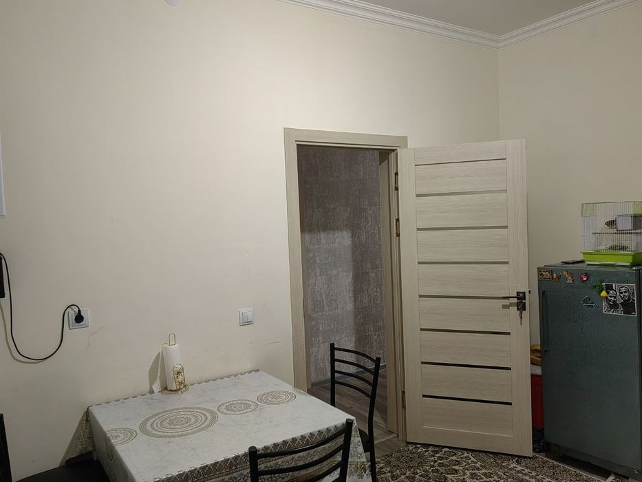 Motrid 2 xonali jixozlari bilan sotiladi