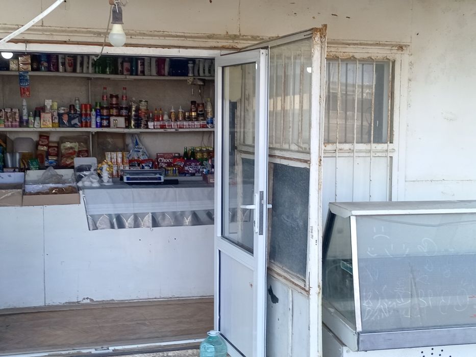 Savdo qilish uchun barcha qulayliarga ega kantener sotiladi