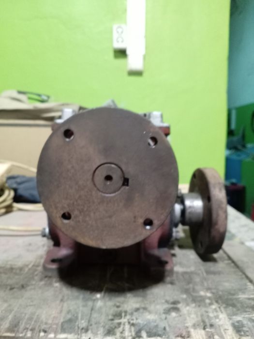 Продам редуктор б/у