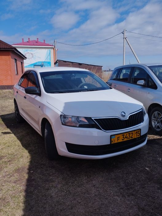 Продам Шкода рапид 1.6 механика хороший состояние