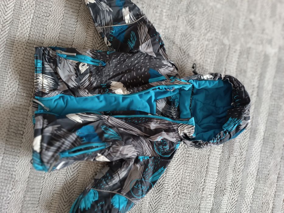 Продам куртку для мальчиков