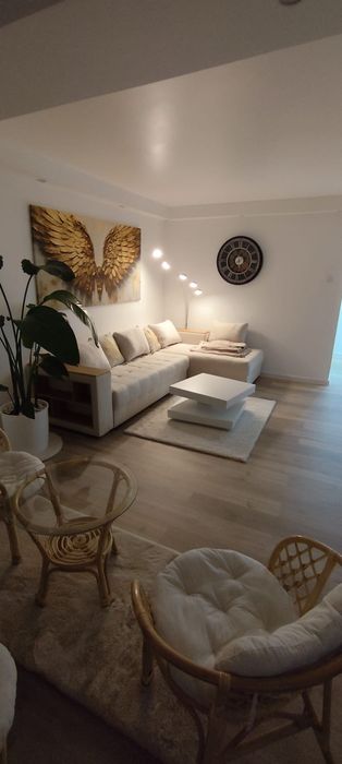 De vânzare apartament 2camere complet mobilat și utilat Republicii zona Caraiman