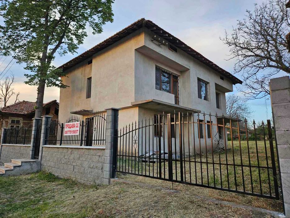 Продава се Къща в с. Камен, Област Велико Търново - 440 кв.м за 182 €/кв.м - Снимка #1