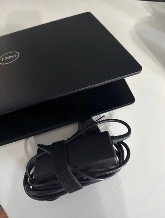 Laptop DELL Inspiron 3593
