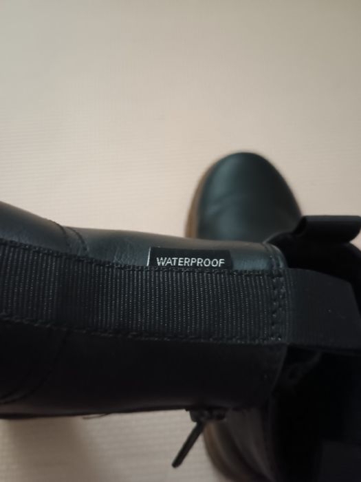 Ghete impermeabile negre H&M, măr. 29